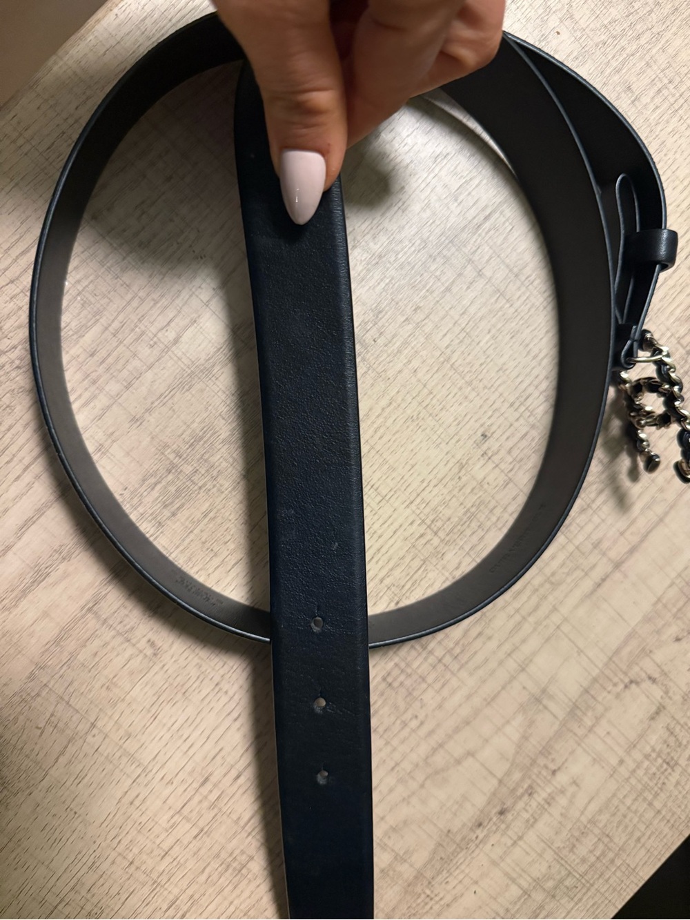 CHANEL Black and Gold Chain-Link Belt - Picture 6 of 11